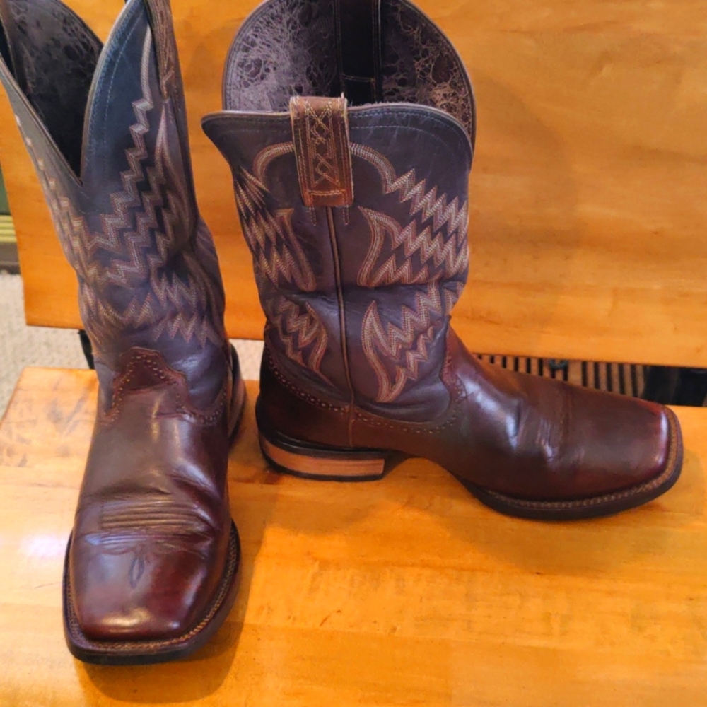Ariat Tycoon square toed western boots size 9.5 brown and black
